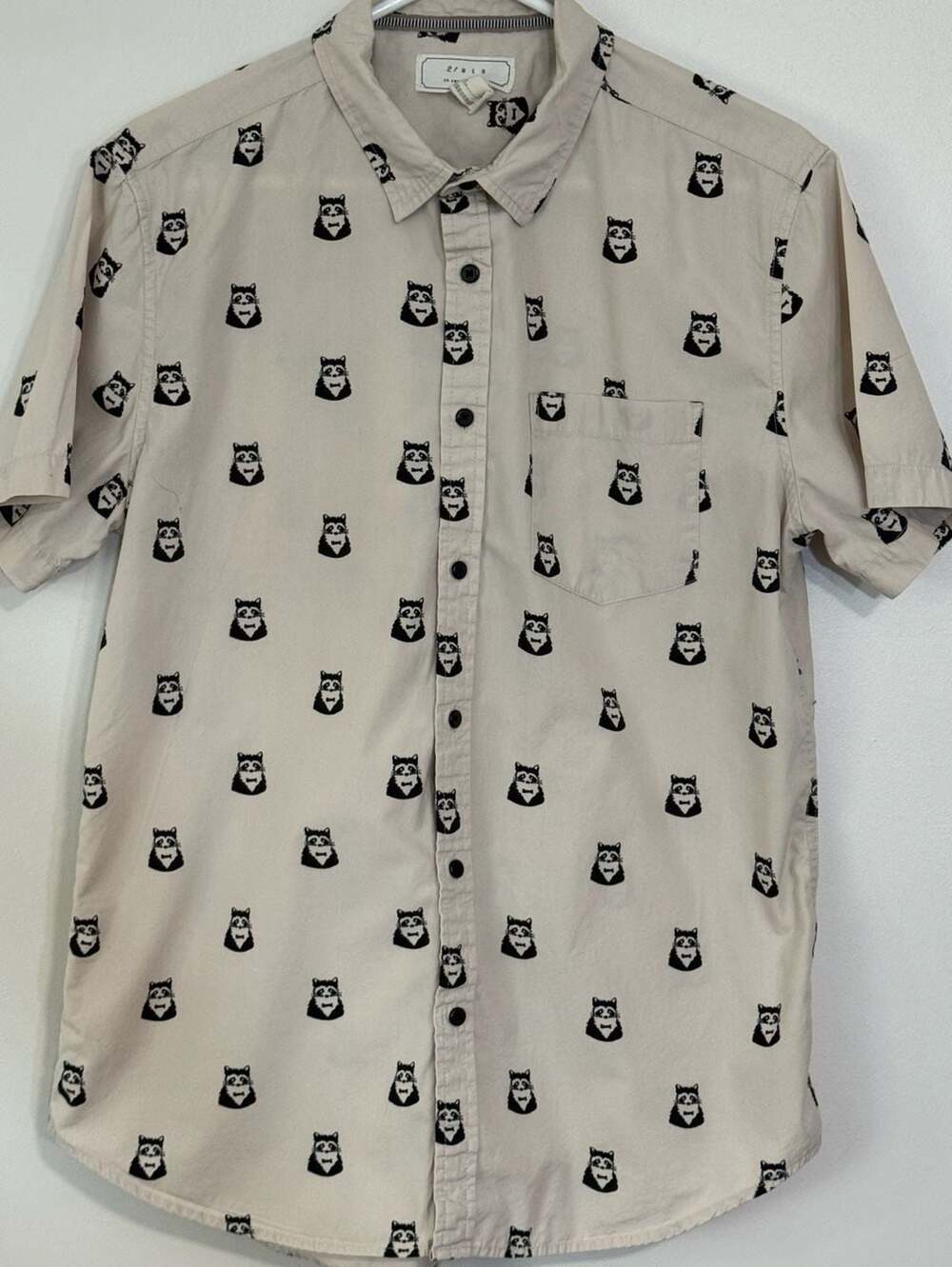 21 MEN Short Sleeve Button-Up Shirt with Raccoon Print